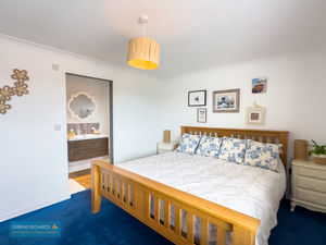 Bedroom- click for photo gallery